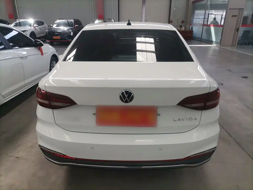 Volkswagen Lavida — миниатюра 6