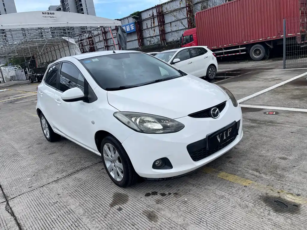 Mazda 2 — миниатюра 3