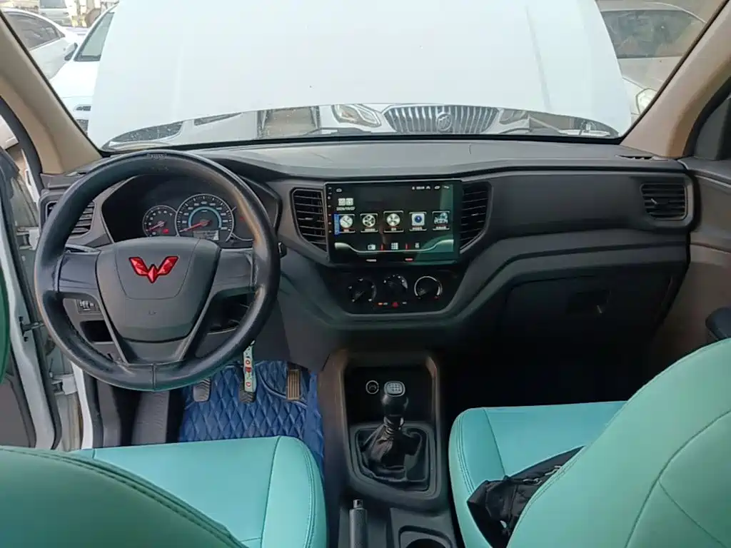 Wuling Hongguang V — миниатюра 10