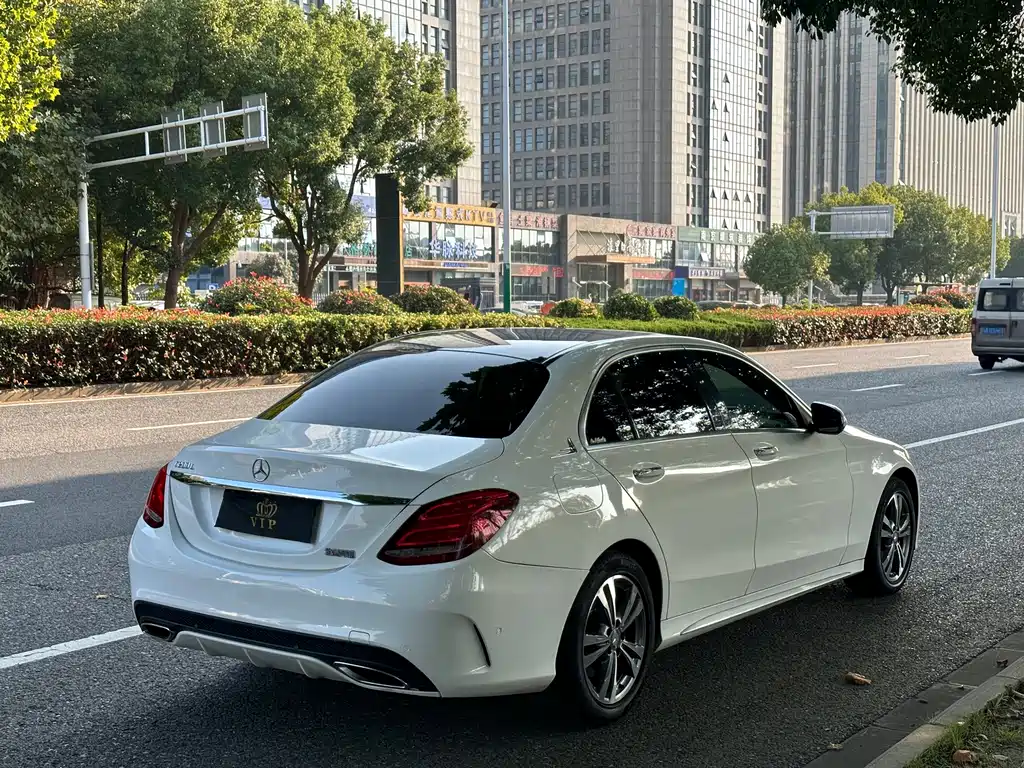 Mercedes-Benz C-Class — миниатюра 18