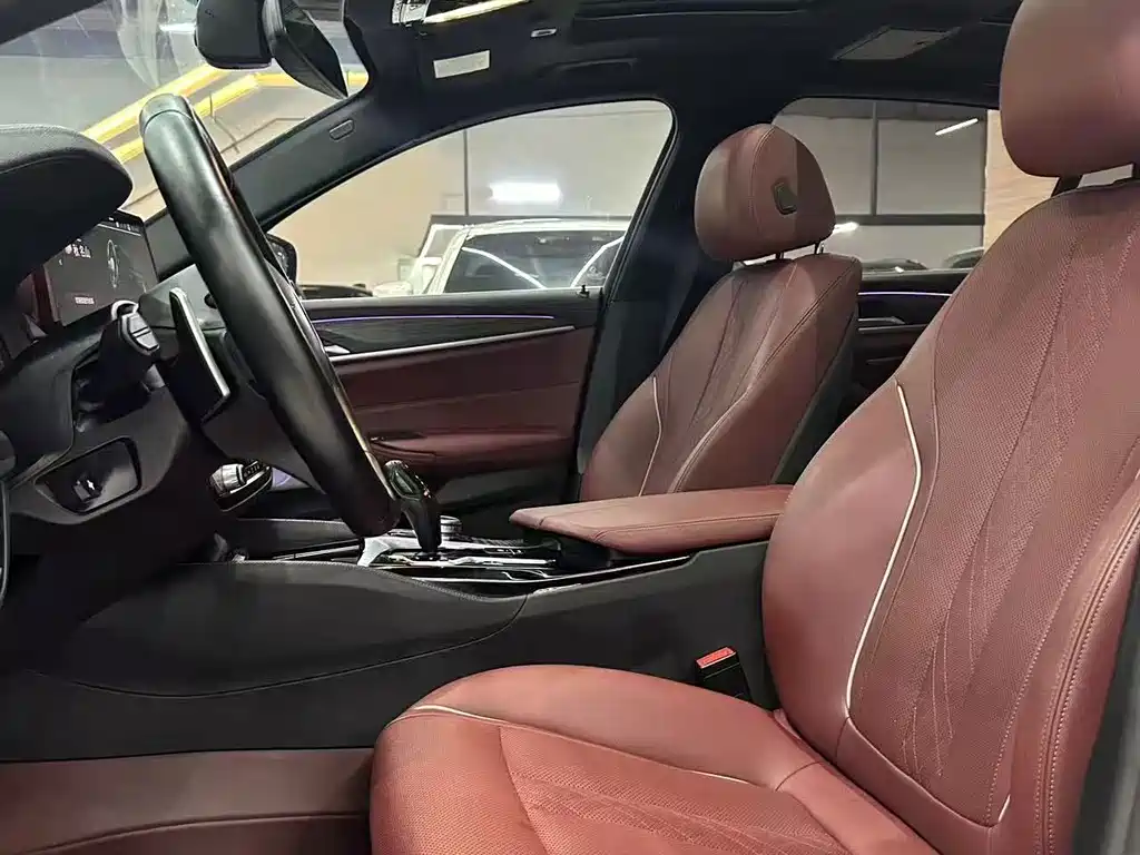 BMW 5 Series — миниатюра 6
