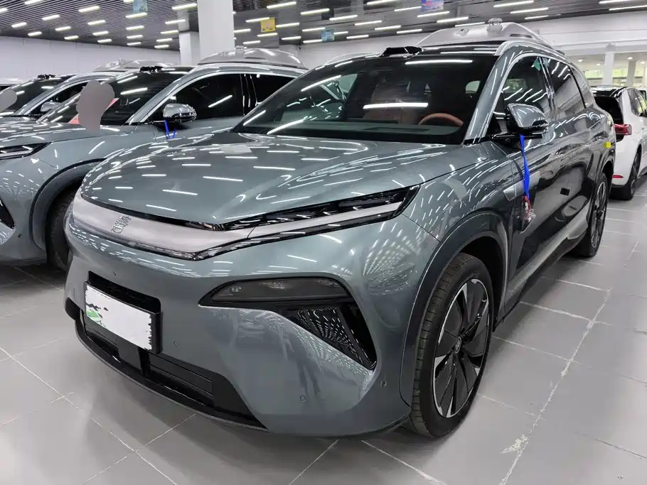 BYD Tang L