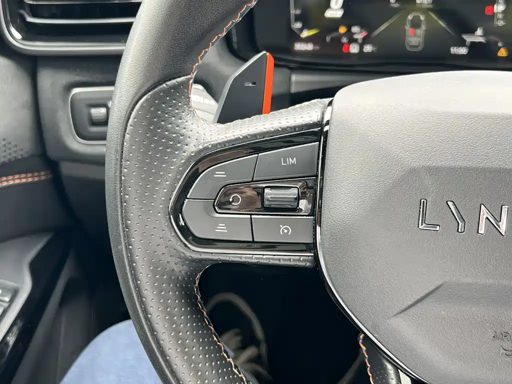 Lynk & Co 02 Hatchback — миниатюра 25