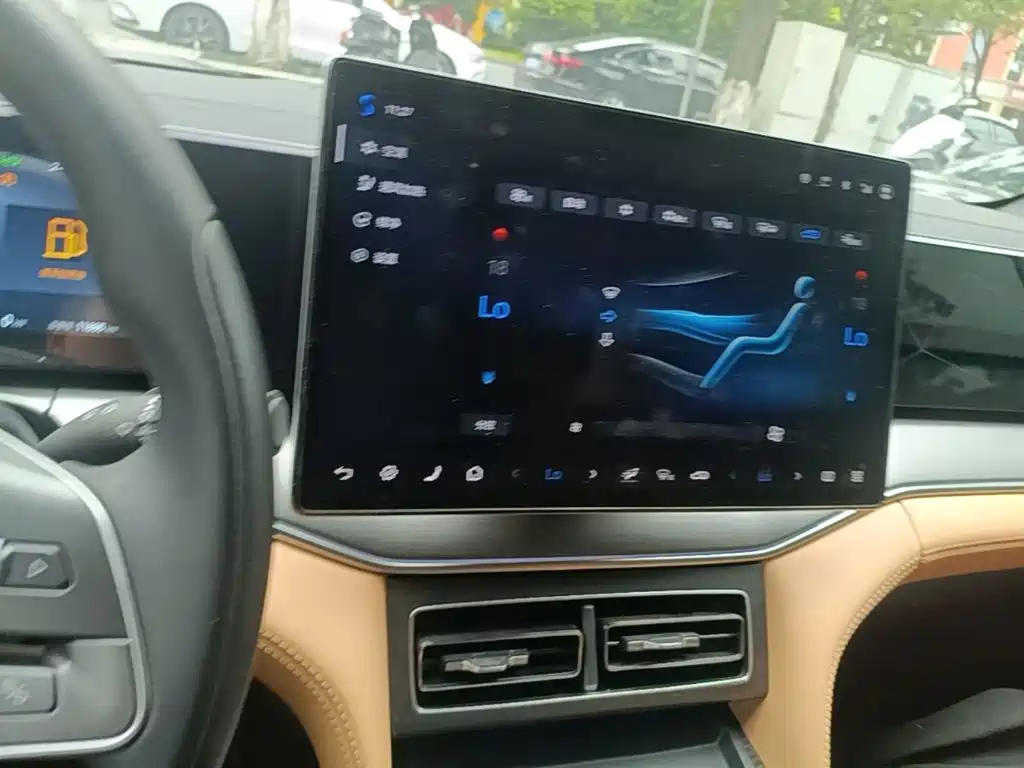 BYD L DM-i — миниатюра 13