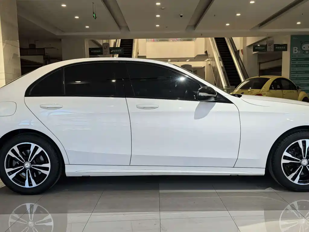 Mercedes-Benz C-Class — миниатюра 4