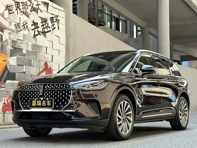 LINCOLN ADVENTURER 2023