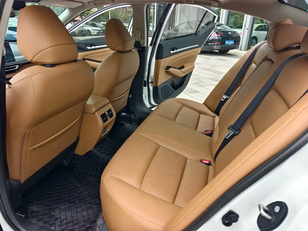 Nissan Teana — миниатюра 10