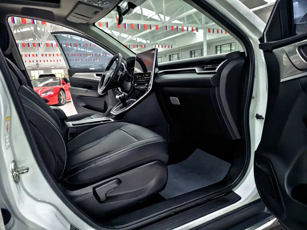 Haval M6 PLUS 1.5T DCT Luxury Connected Type, фото 9