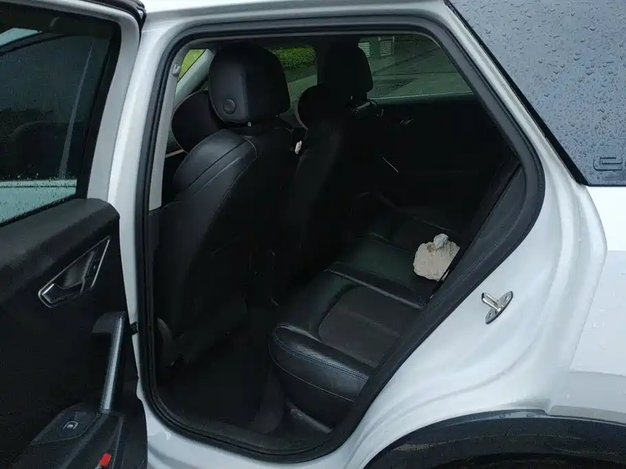 Audi Q2L e-tron — миниатюра 11