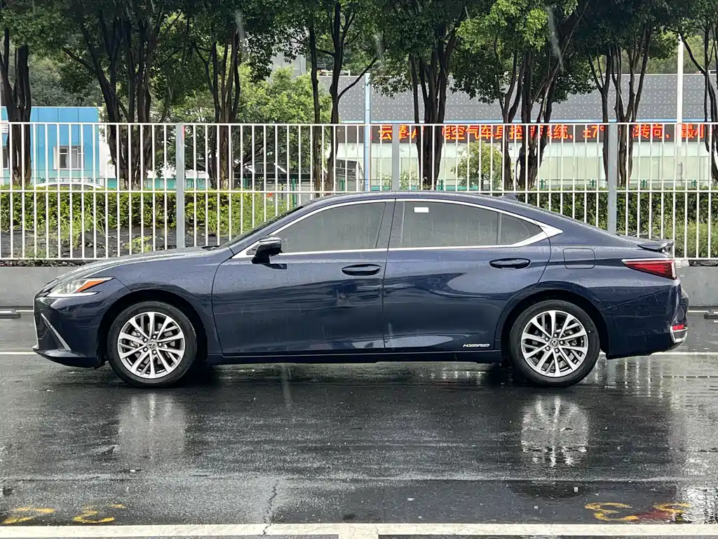 Lexus ES — миниатюра 5