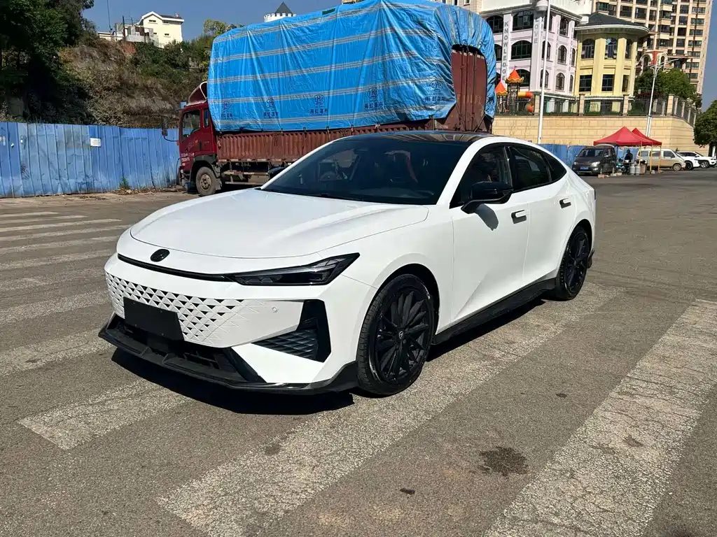 Changan UNI-V 2024