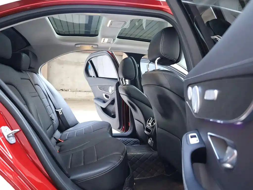 Mercedes-Benz C-Class — миниатюра 8