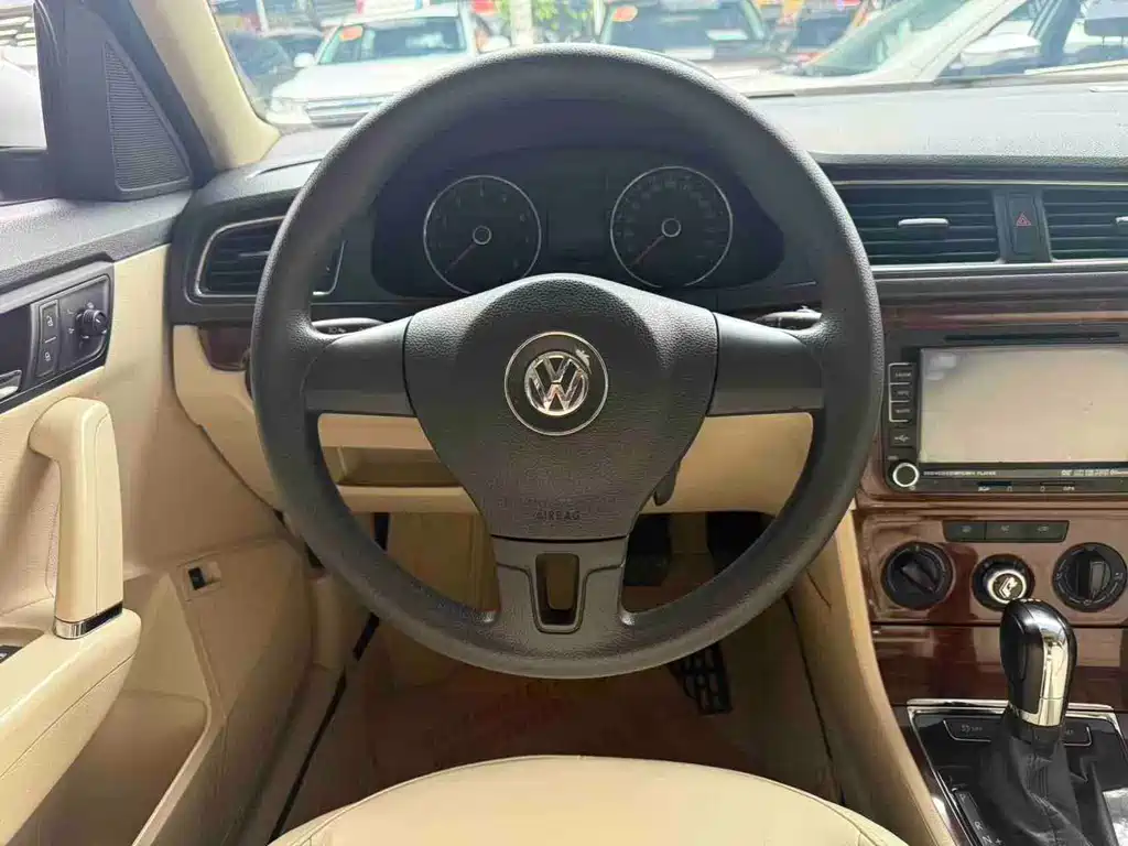 Volkswagen Lavida — миниатюра 4