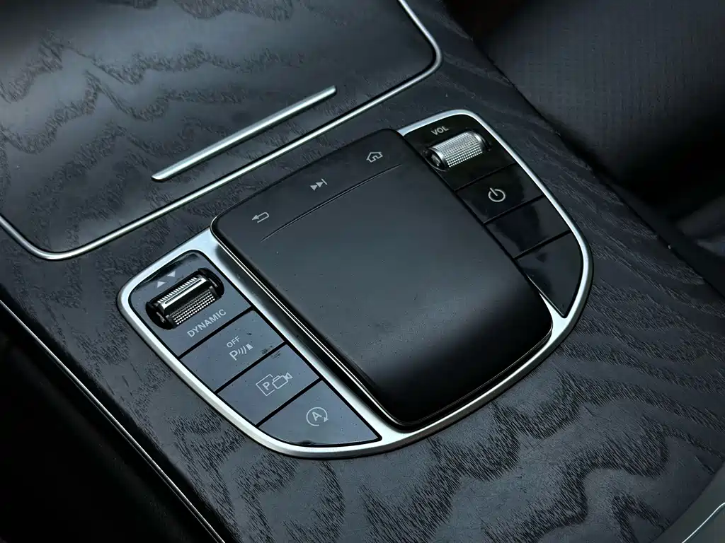 Mercedes-Benz C-Class — миниатюра 15