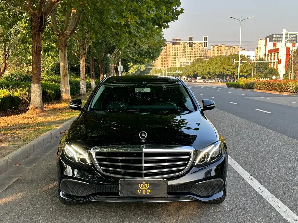 Mercedes-Benz E-Class — миниатюра 2