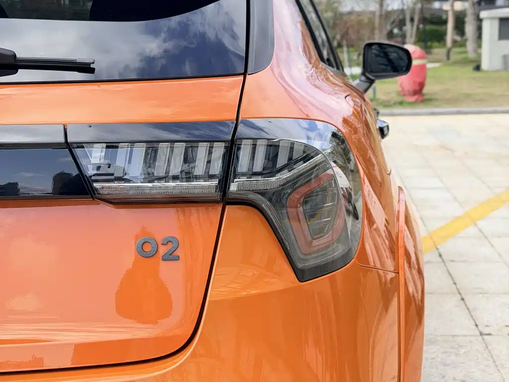 LYNK & CO. 02 HATCHBACK