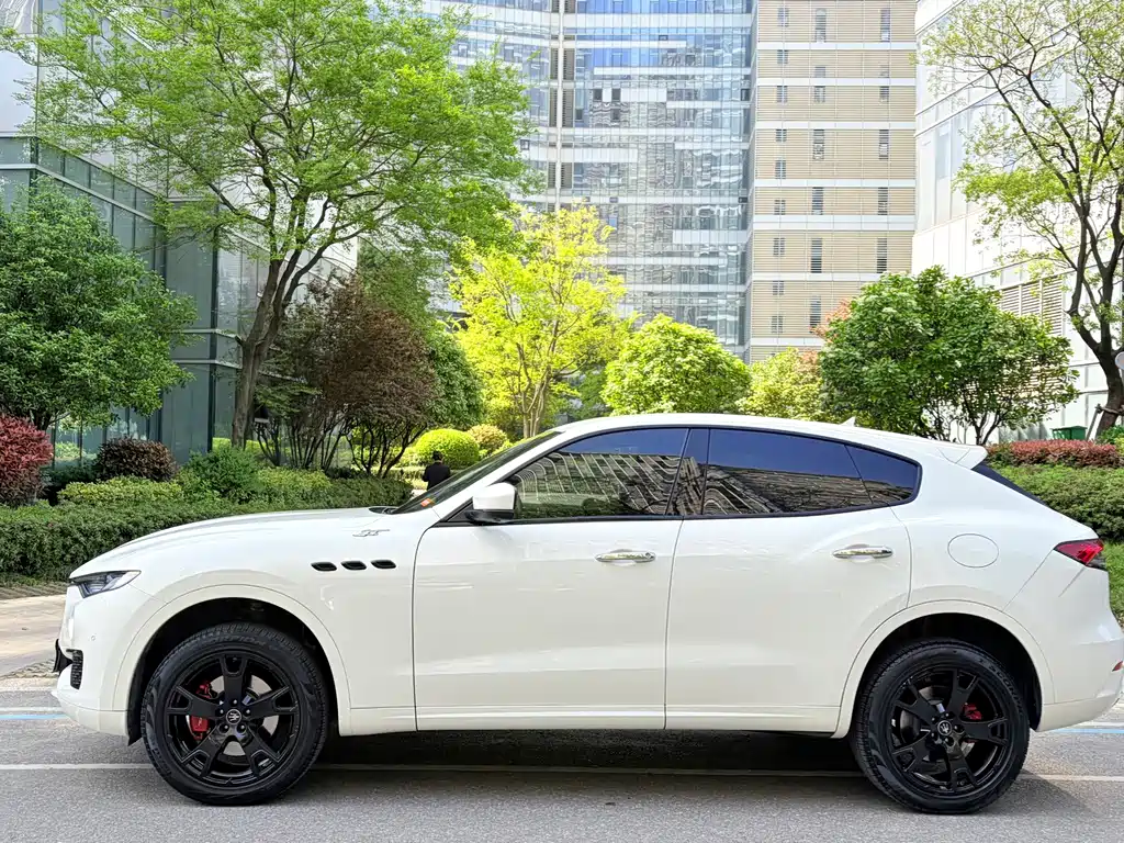 Maserati Levante — миниатюра 4