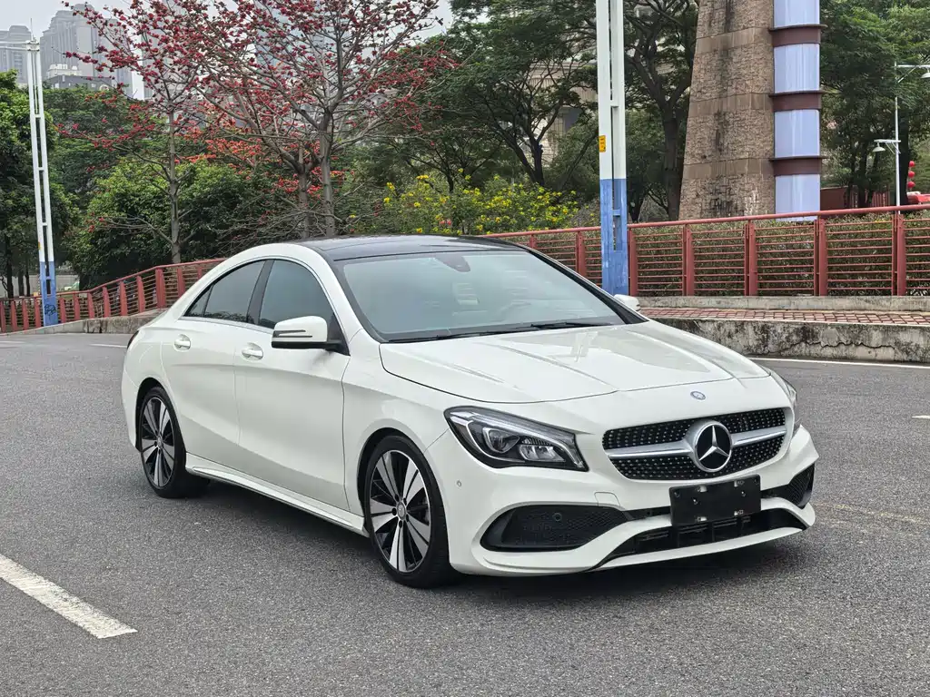 MERCEDES-BENZ CLA