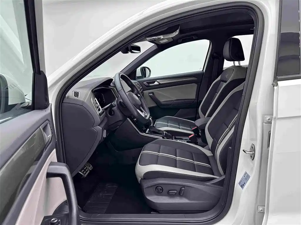 Volkswagen T-Roc — миниатюра 12