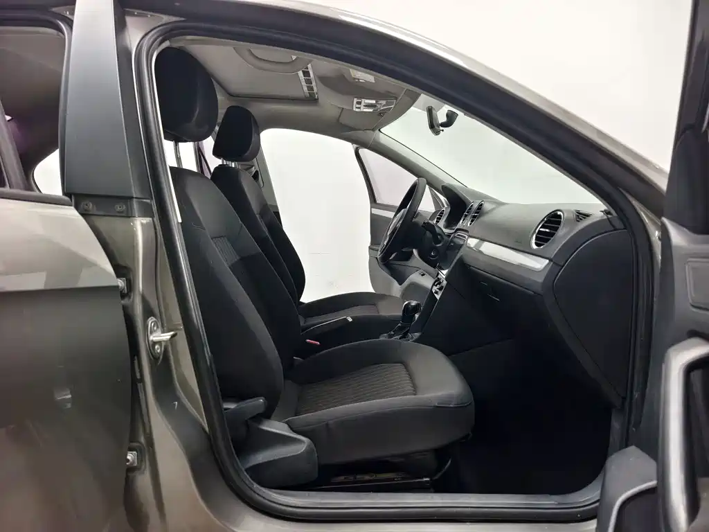 Volkswagen Jetta — миниатюра 14