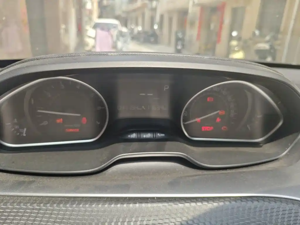 Peugeot 2008 — миниатюра 7