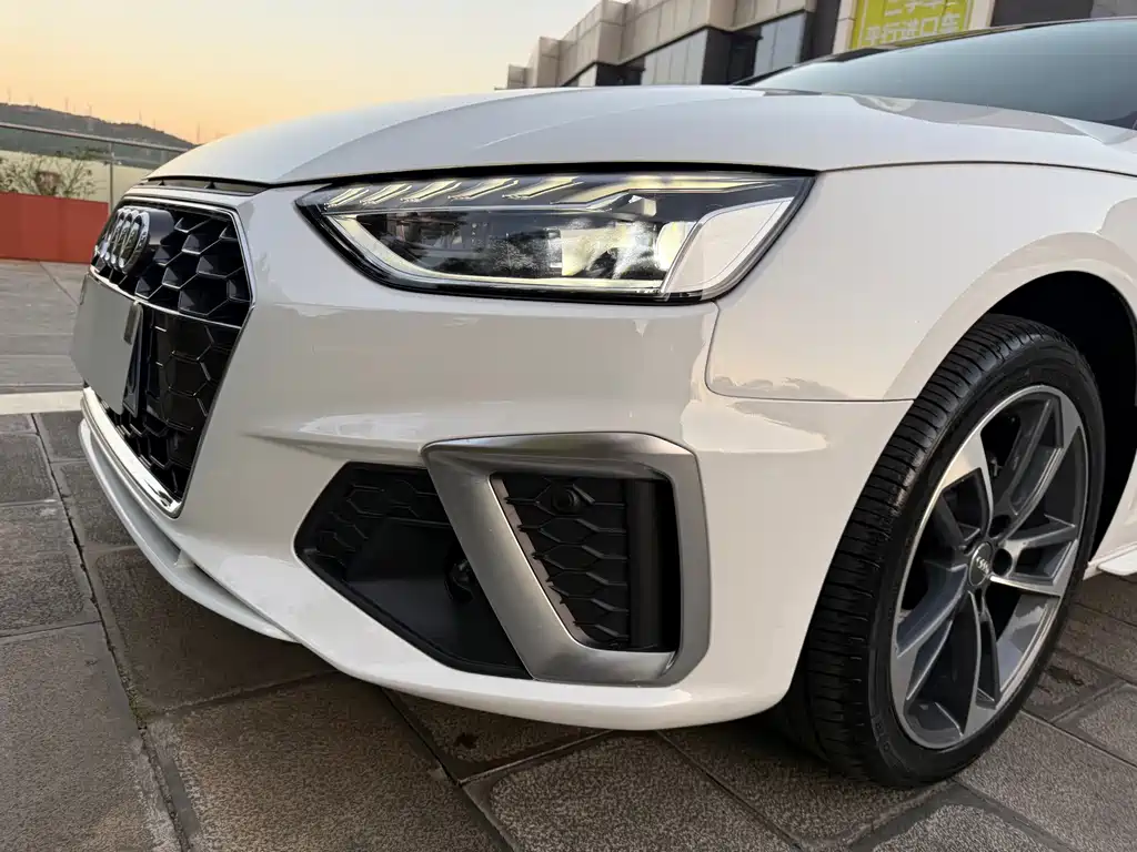 Audi A4L — миниатюра 12