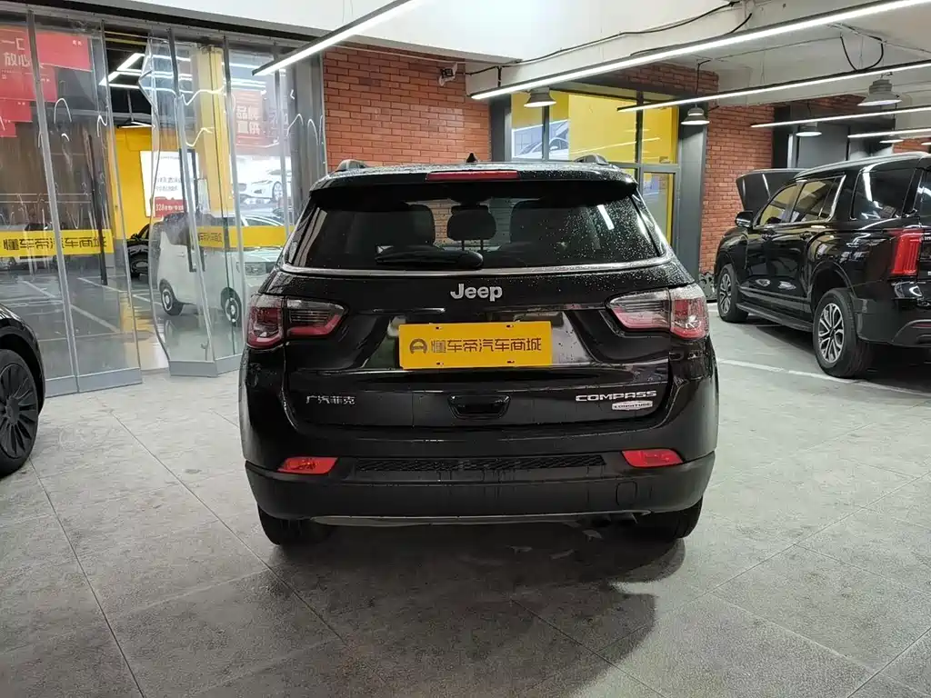 Jeep Compass — миниатюра 7