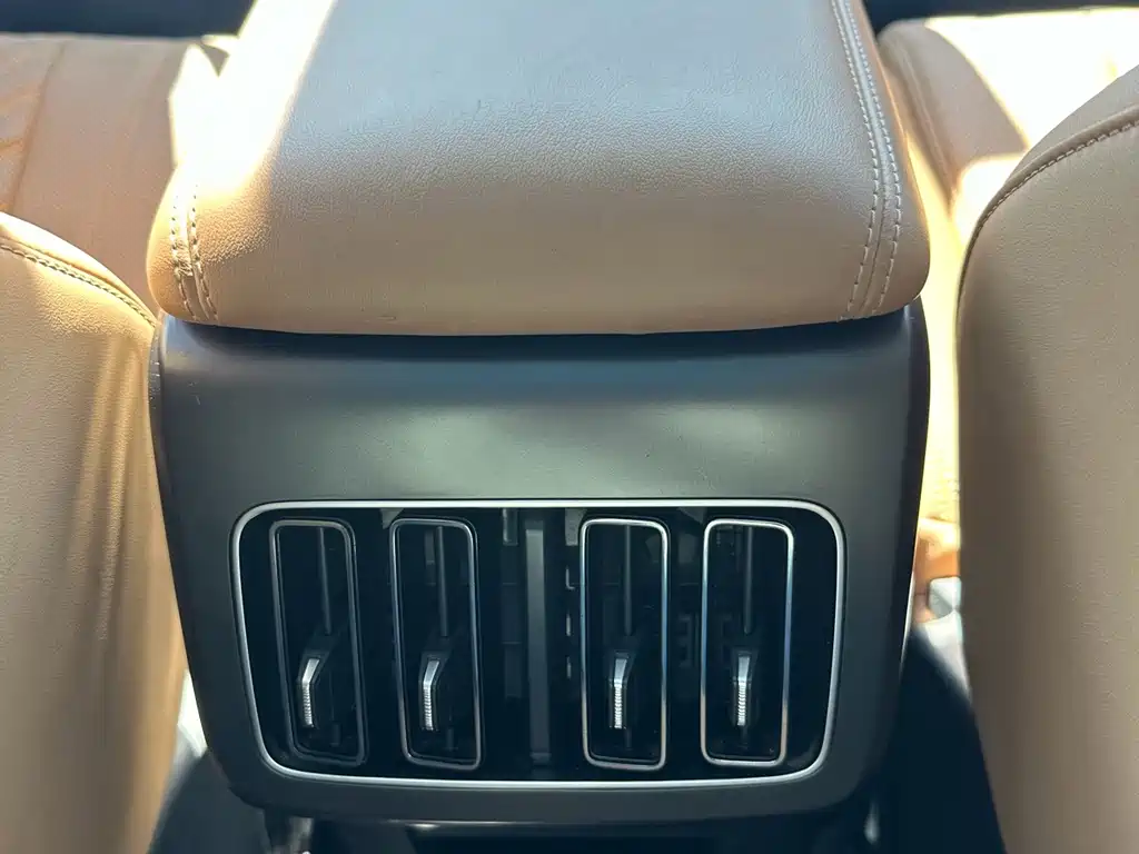 BYD L DM-i — миниатюра 19