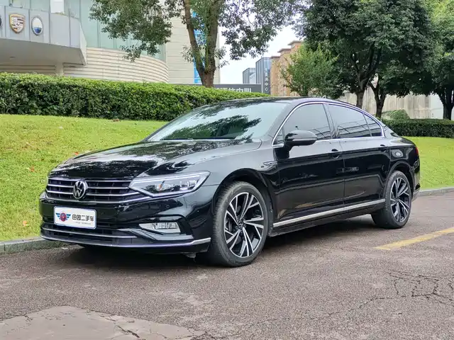 VOLKSWAGEN MAGOTAN 2022