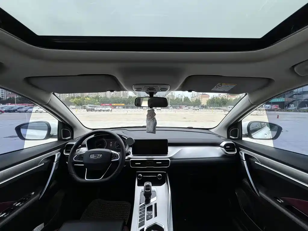 Geely Binyue — миниатюра 9