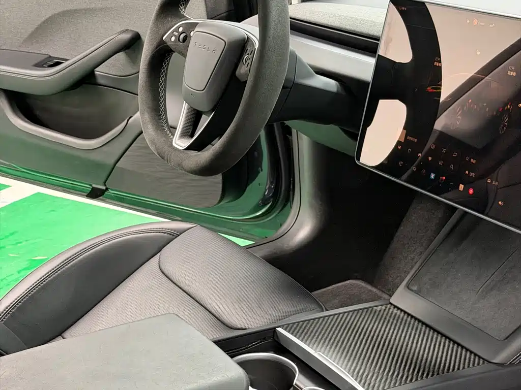 Tesla Model 3 — миниатюра 11