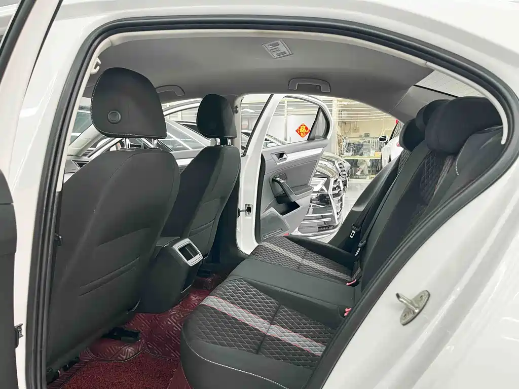 Volkswagen Lamando — миниатюра 8