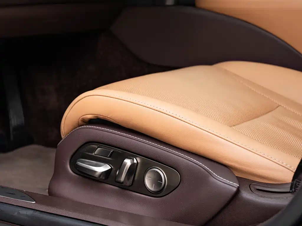 Lexus LS — миниатюра 18