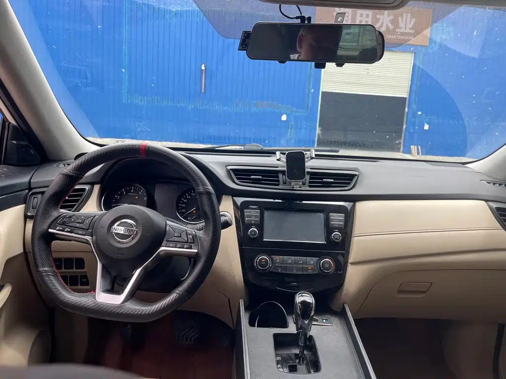 Nissan X-Trail — миниатюра 8