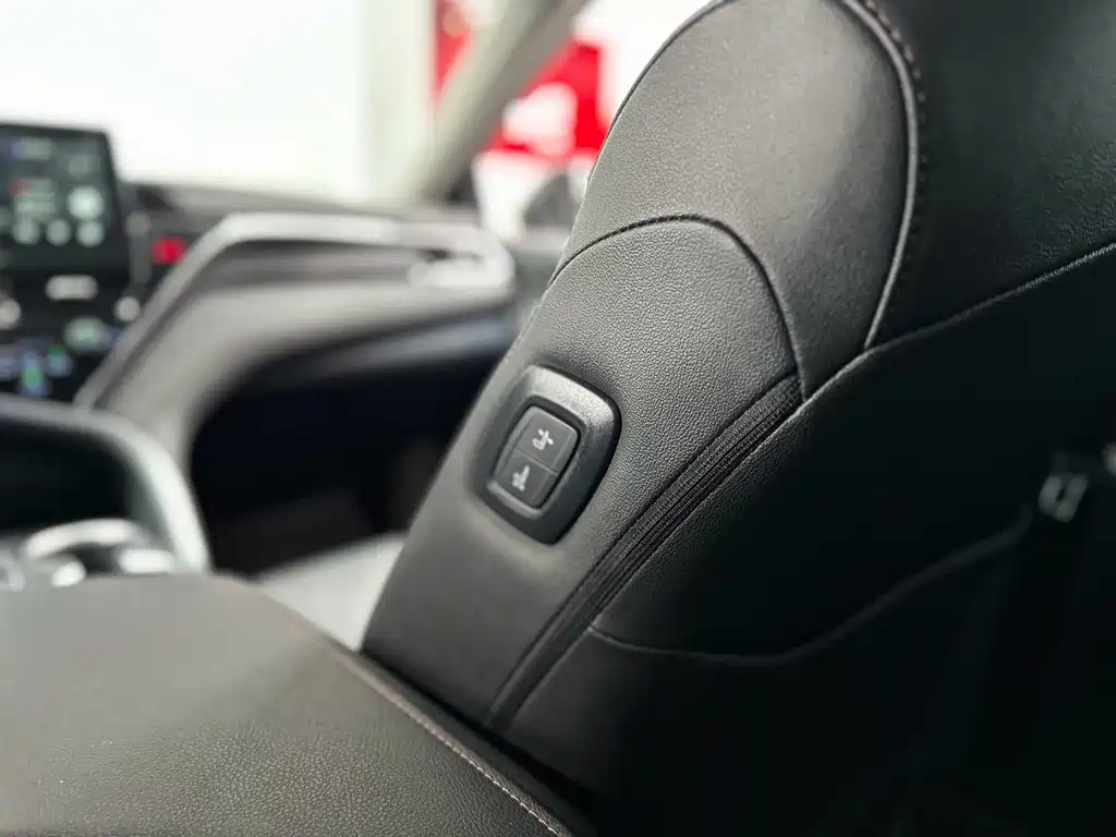 Toyota Camry — миниатюра 11
