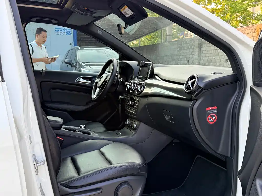 Mercedes-Benz B-Class — миниатюра 7