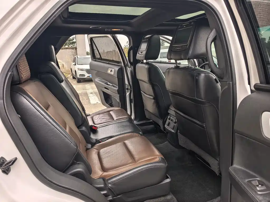 Ford Explorer (Import) — миниатюра 11
