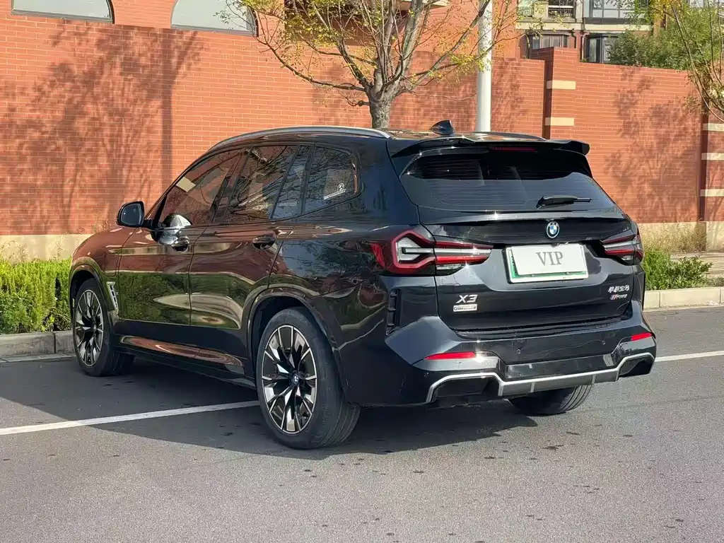 BMW iX3 — миниатюра 7