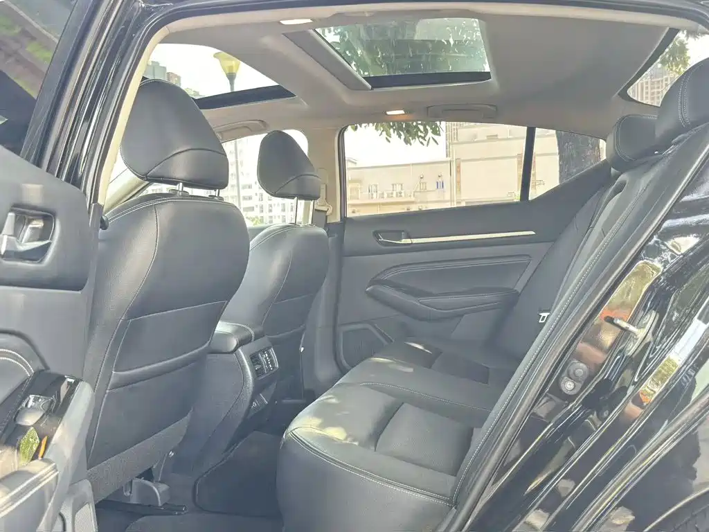 Nissan Teana — миниатюра 8
