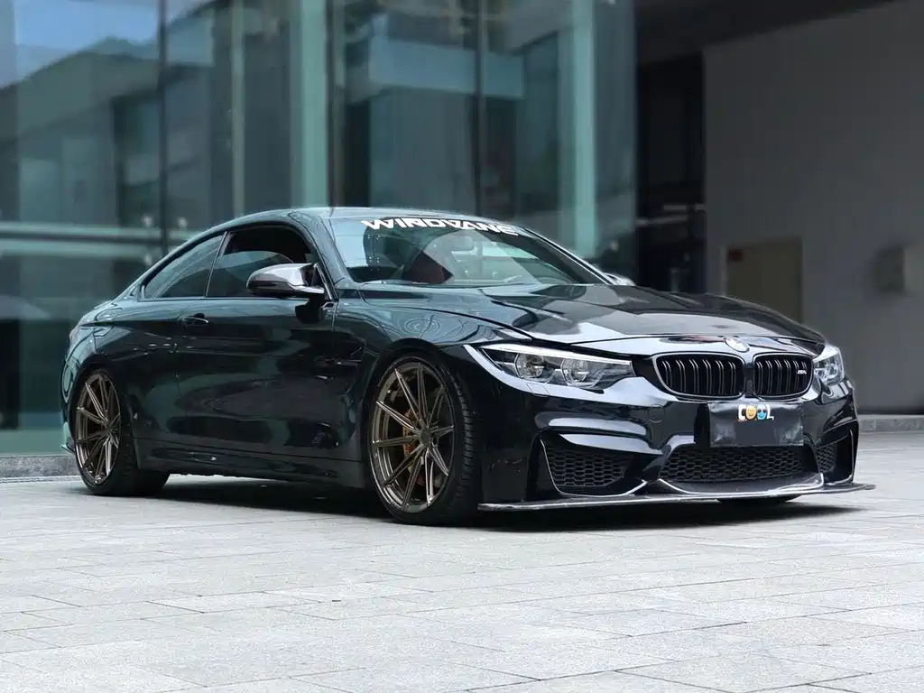 BMW M4 — миниатюра 3