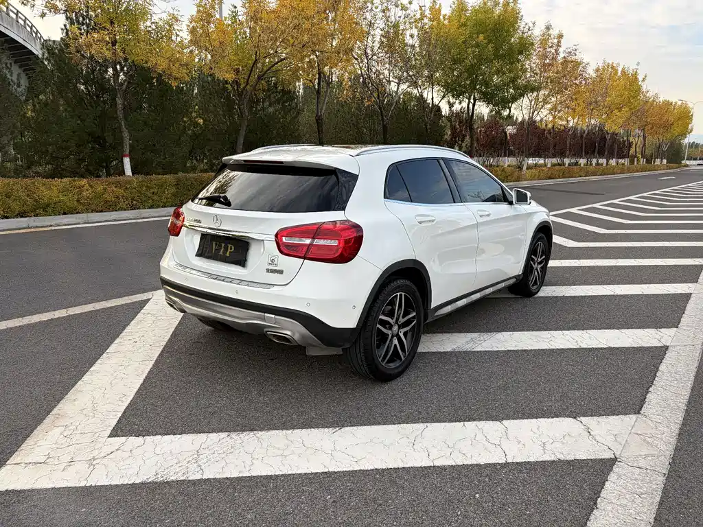 Mercedes-Benz GLA — миниатюра 10