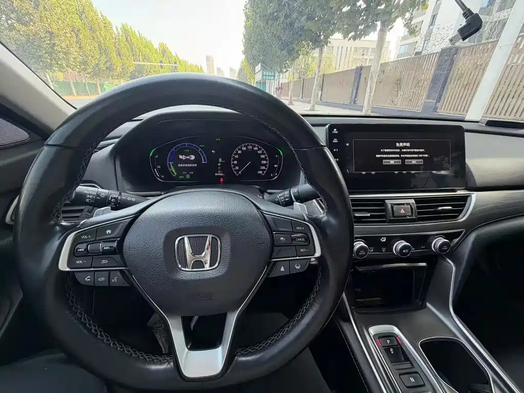 Honda Accord — миниатюра 12