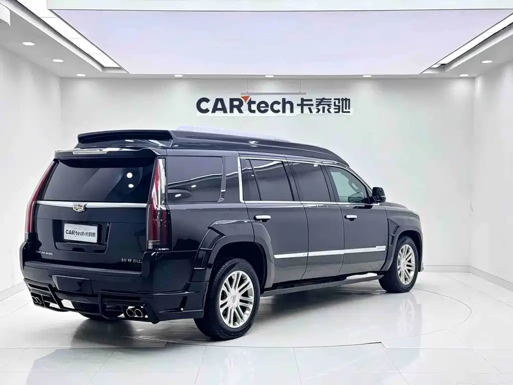 Cadillac Escalade — миниатюра 4
