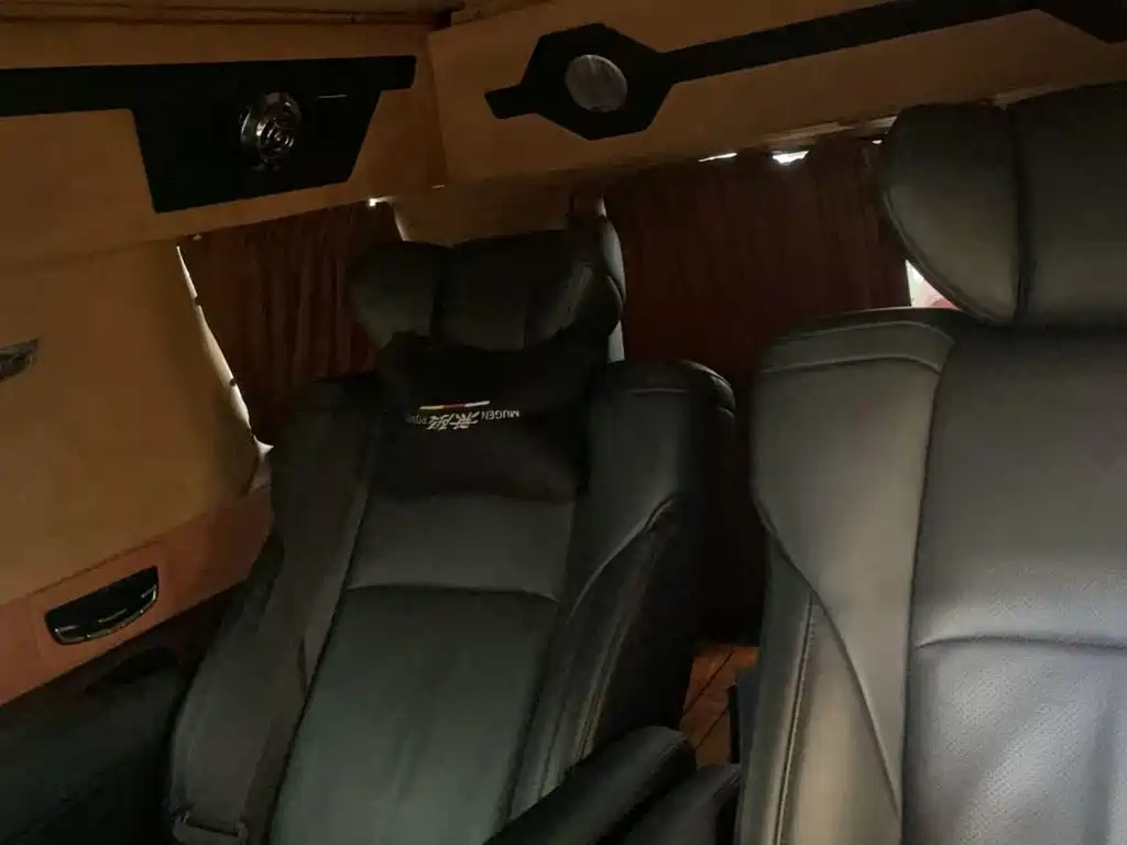 Cadillac Escalade — миниатюра 34