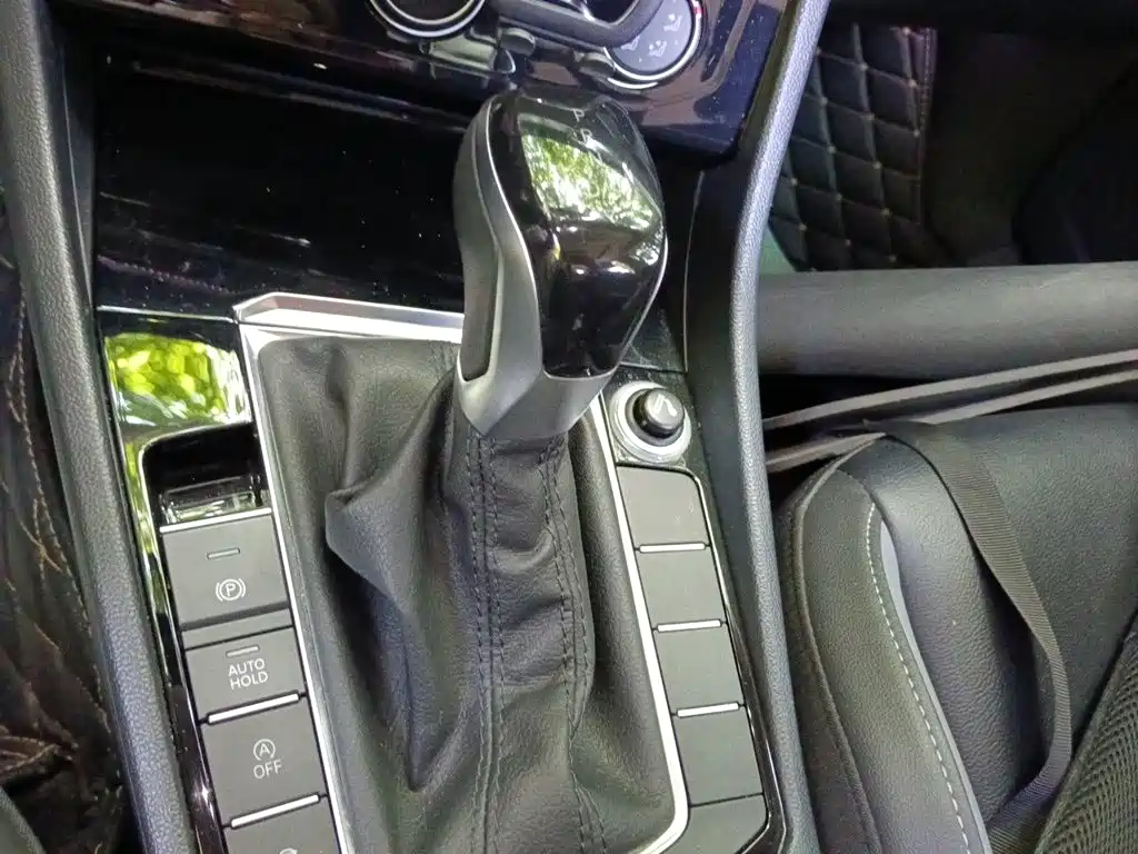 Volkswagen Sagitar — миниатюра 7