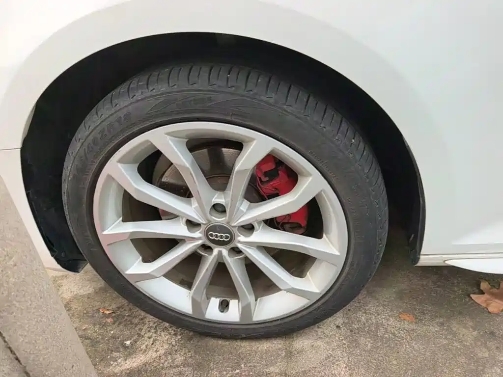 Audi A4L — миниатюра 23