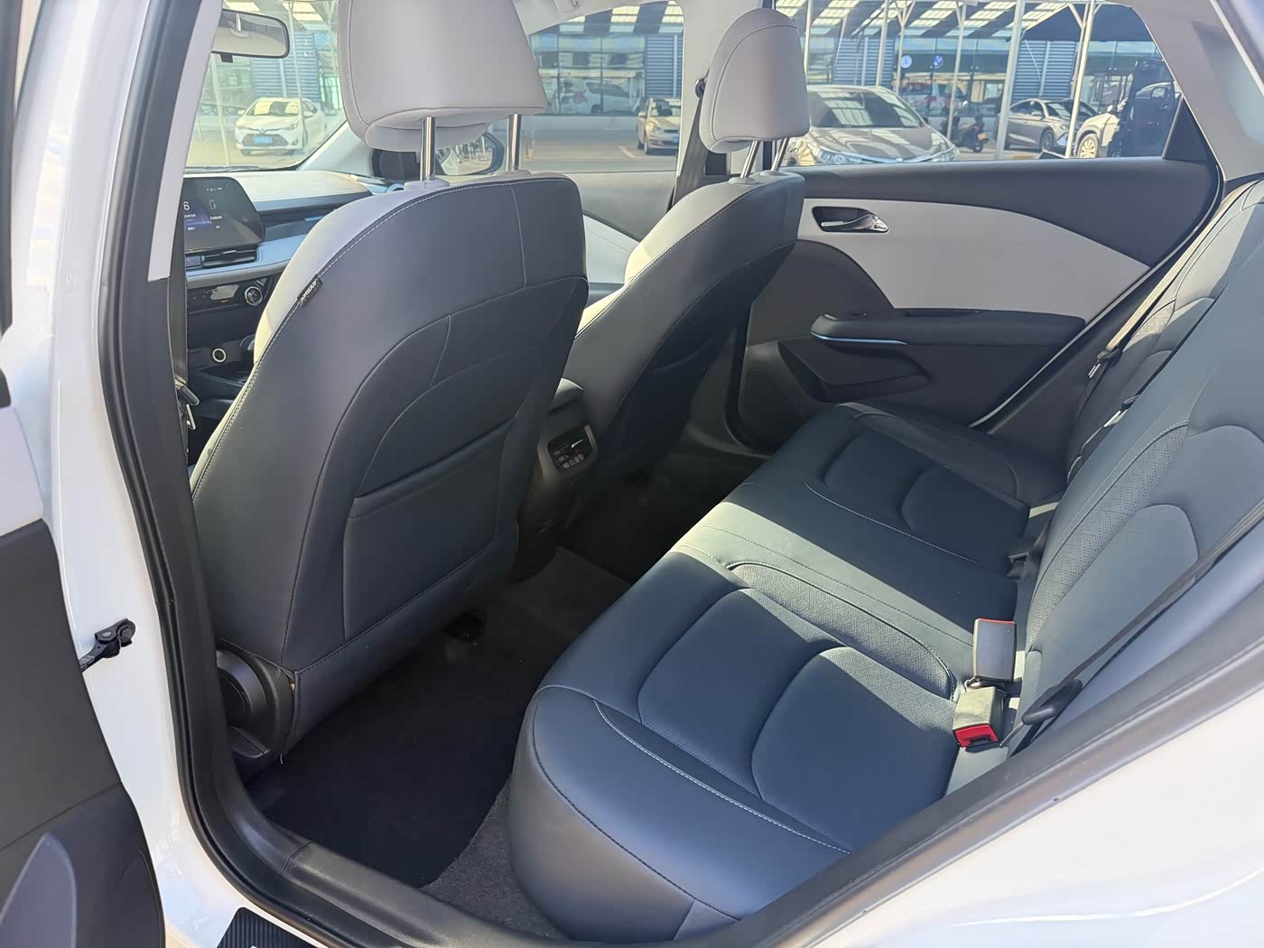 Chevrolet Monza 1.5 л 2023 г. Белый, пробег 39000 км