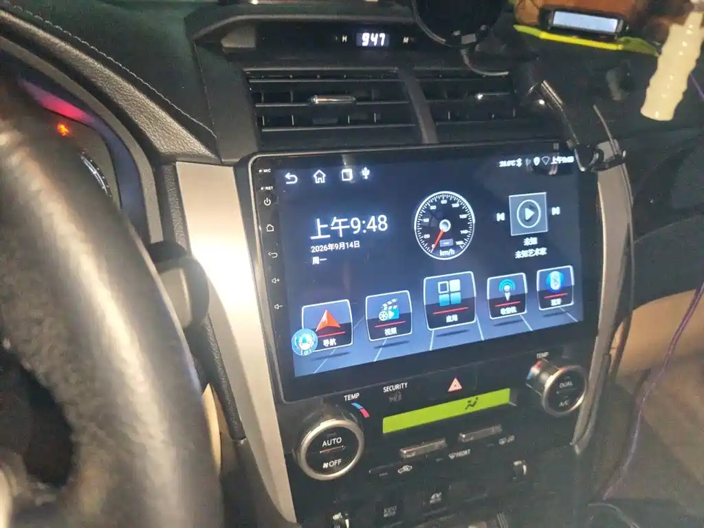 Toyota Camry — миниатюра 9