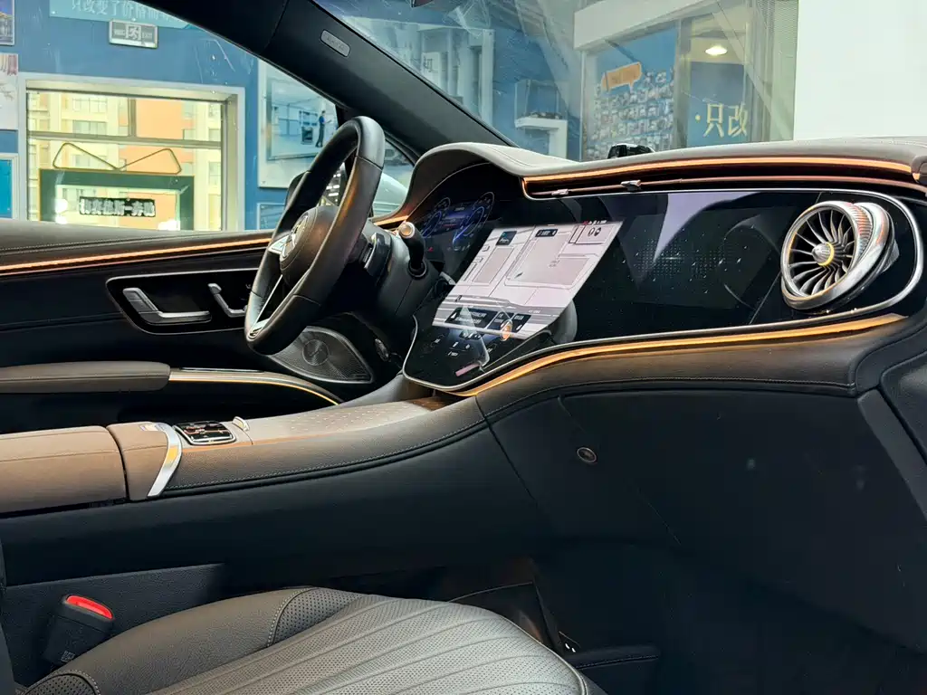 MERCEDES-BENZ EQS SUV