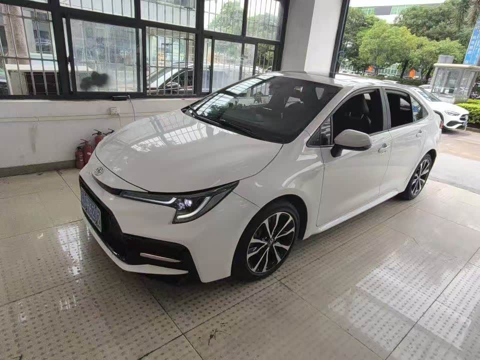 Toyota Levin 1.2 л 2022 г. Белый, пробег 20000 км